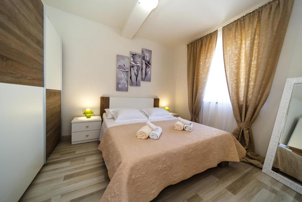 Apartments Leondori Крк Экстерьер фото