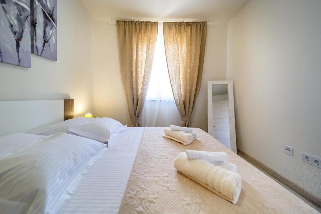 Apartments Leondori Крк Экстерьер фото