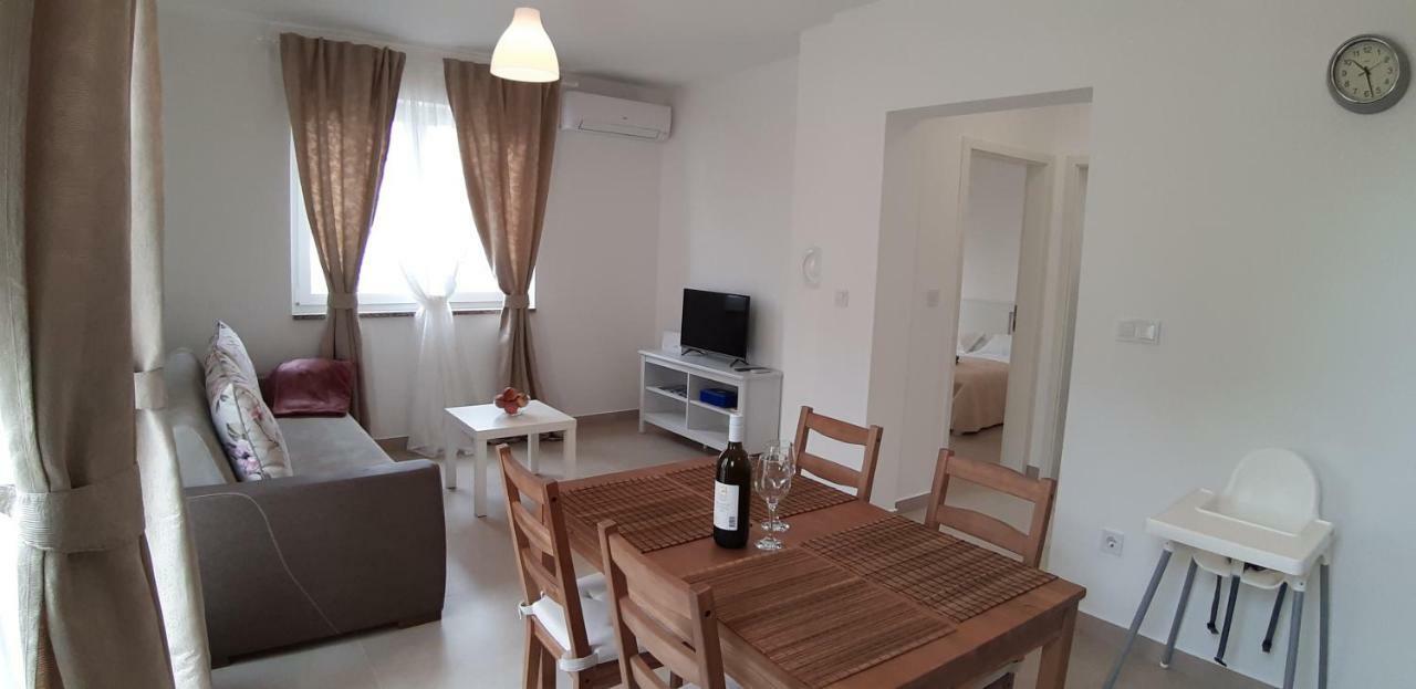 Apartments Leondori Крк Экстерьер фото