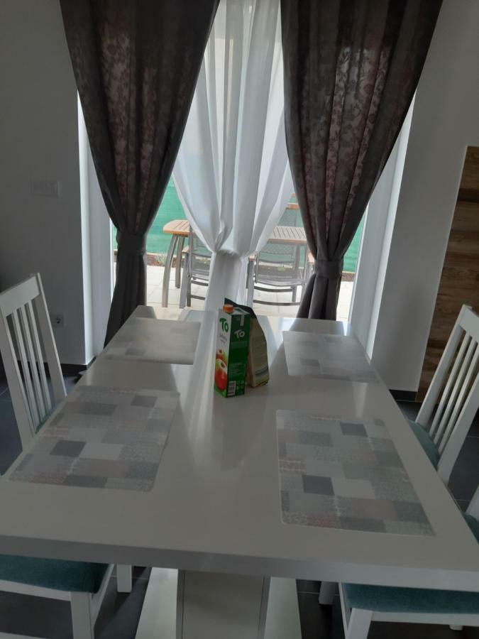 Apartments Leondori Крк Экстерьер фото