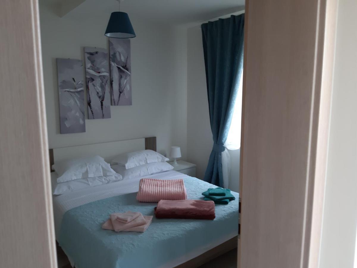 Apartments Leondori Крк Экстерьер фото